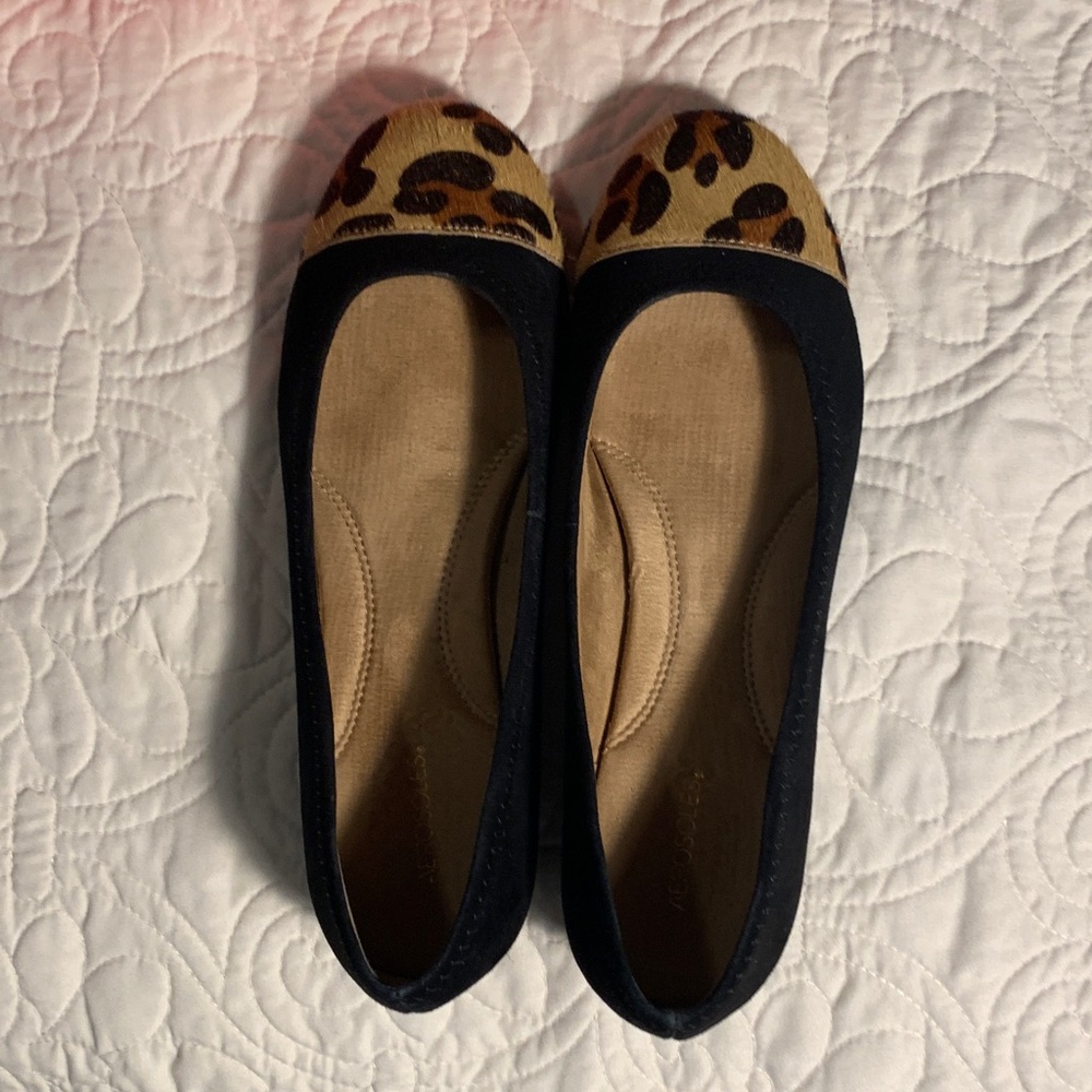 Aerosoles Black Suede Ballet Flats with Leopard Toe Accent NEW - Picture 3 of 11